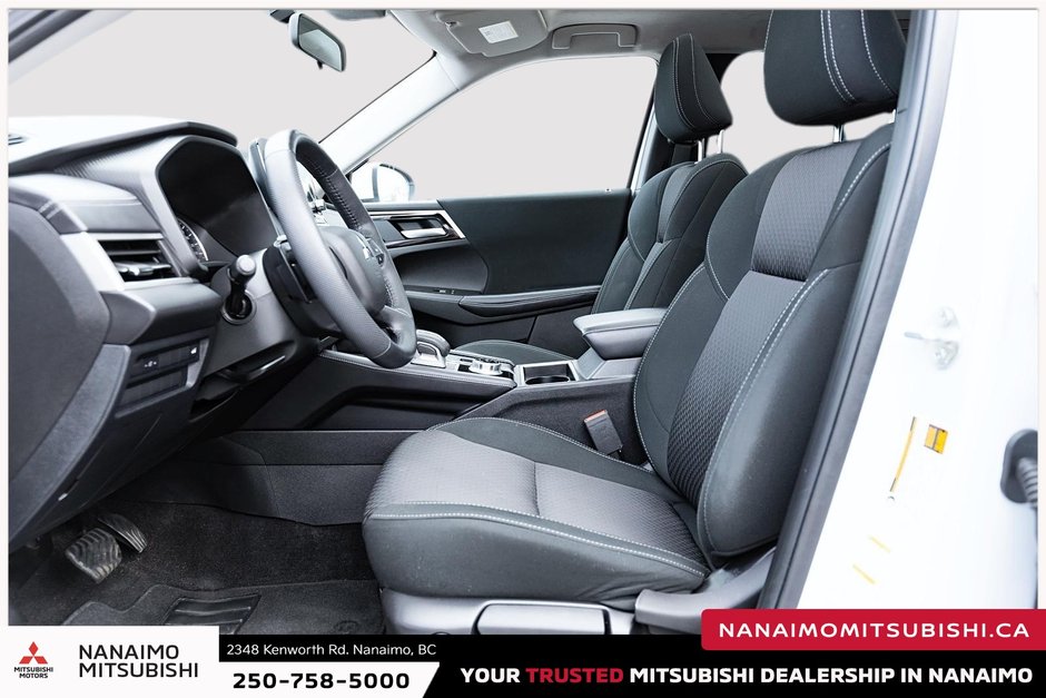 2023 Mitsubishi Outlander LE-20