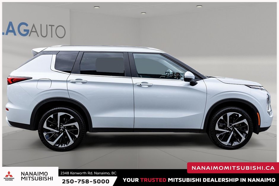 2023 Mitsubishi Outlander LE-7