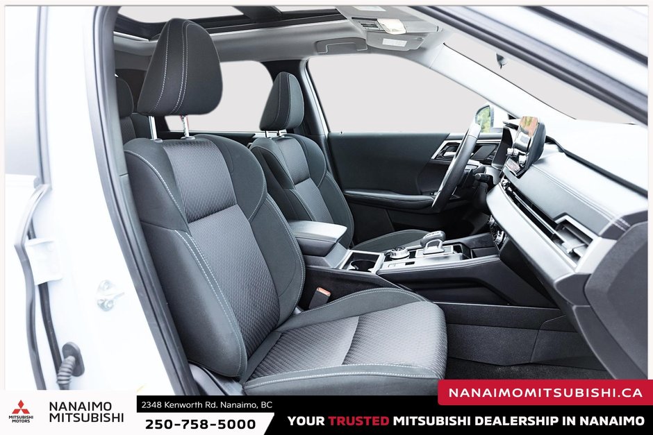 2023 Mitsubishi Outlander LE-19