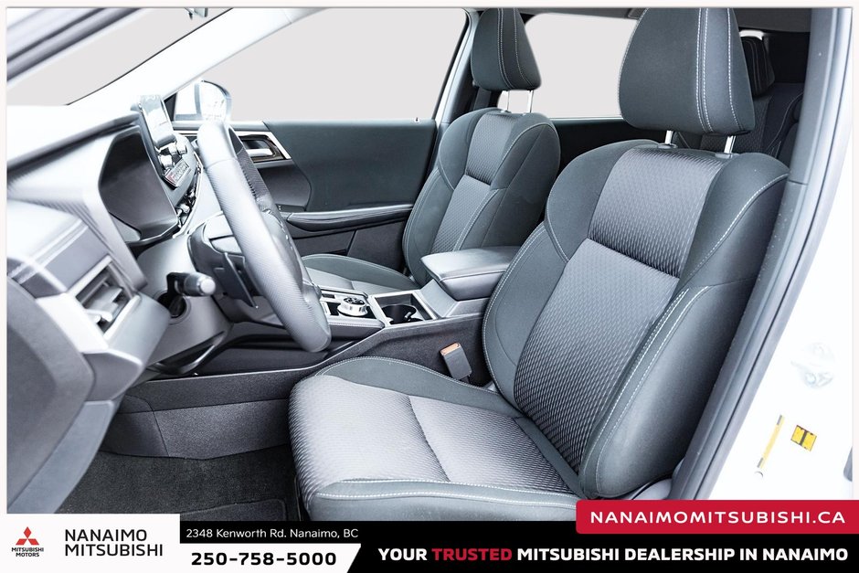 2023 Mitsubishi Outlander LE-21