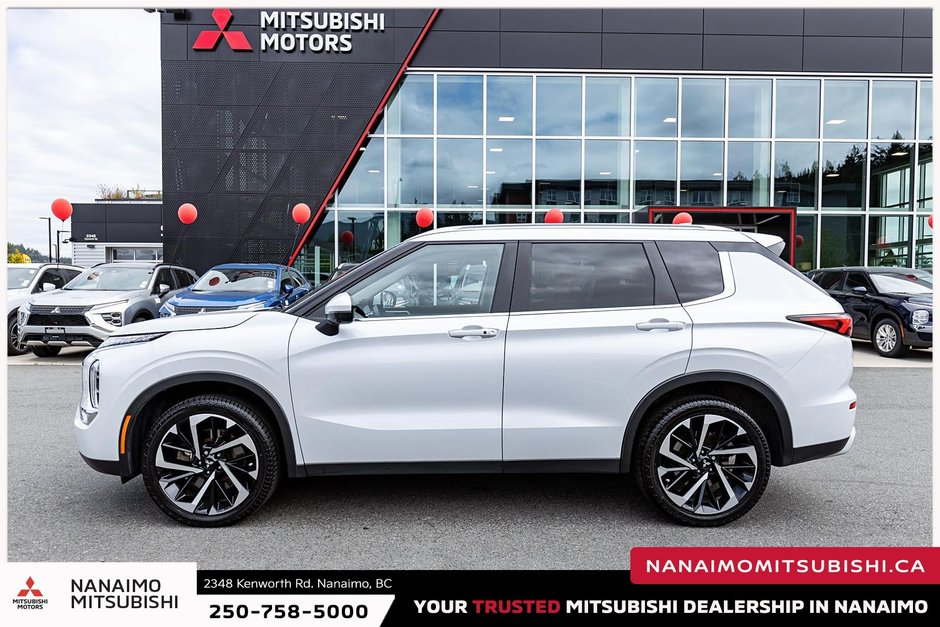 2023 Mitsubishi Outlander LE-3