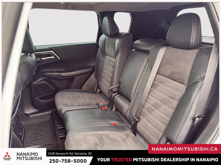 2023 Mitsubishi Outlander LE-9