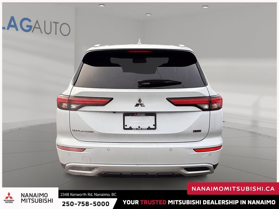 2023 Mitsubishi Outlander LE-2