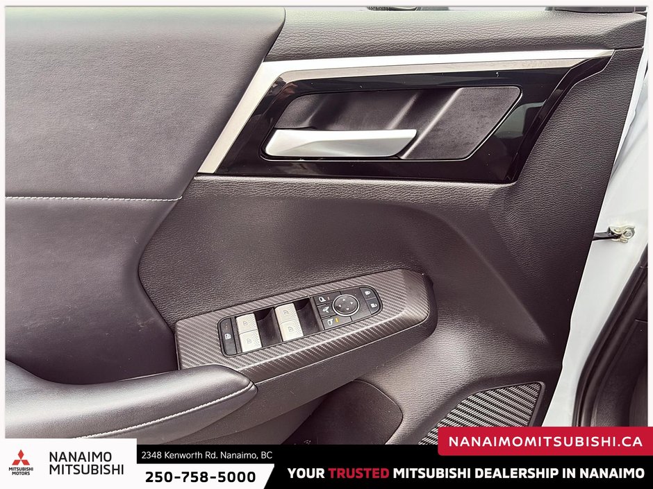 2023 Mitsubishi Outlander LE-11