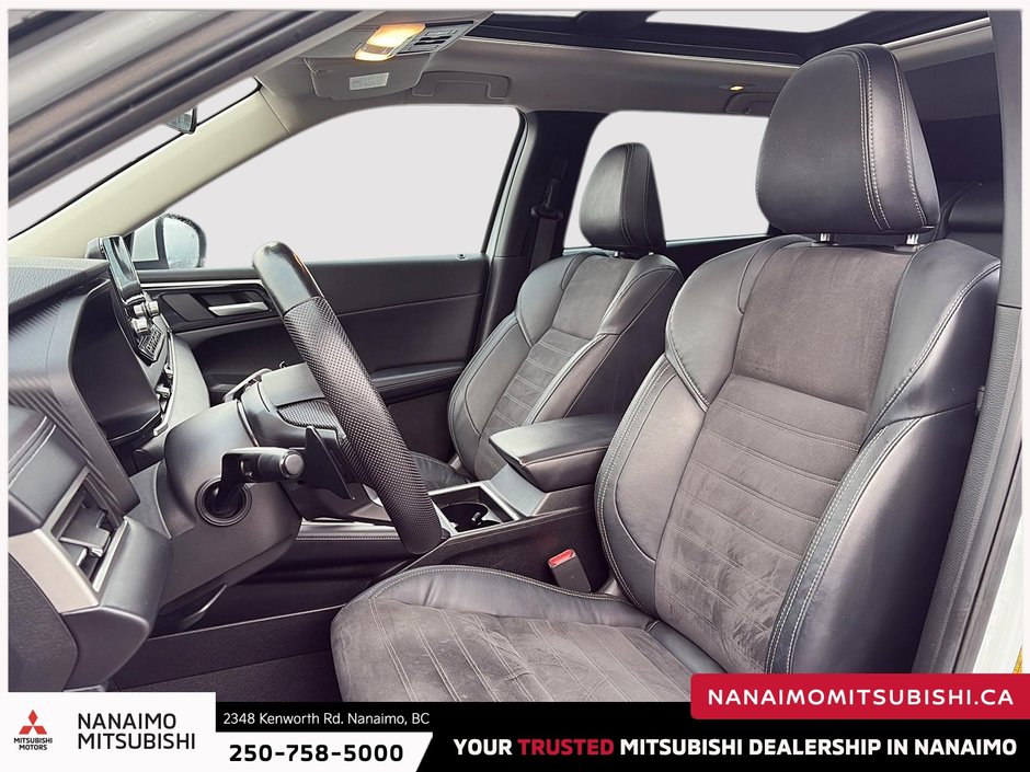 2023 Mitsubishi Outlander LE-8