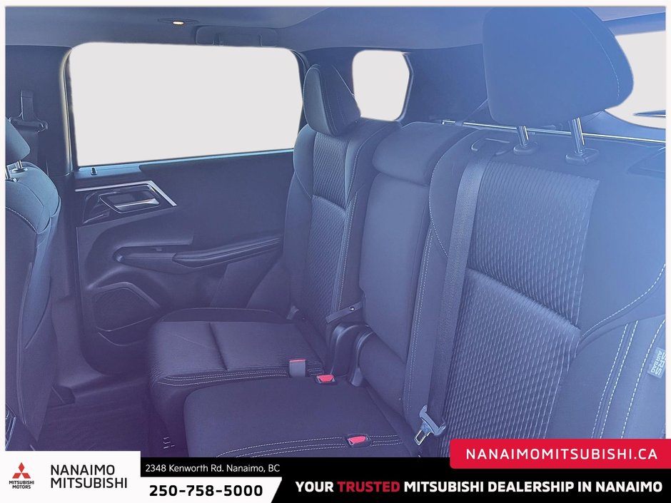 2023 Mitsubishi Outlander SE-9