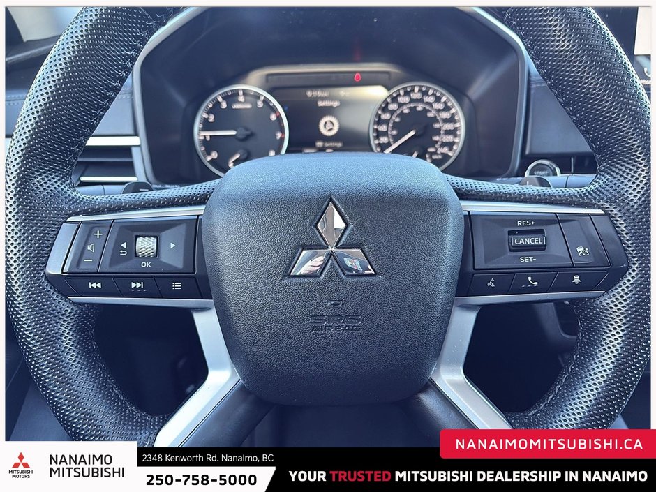 2023 Mitsubishi Outlander LE-14