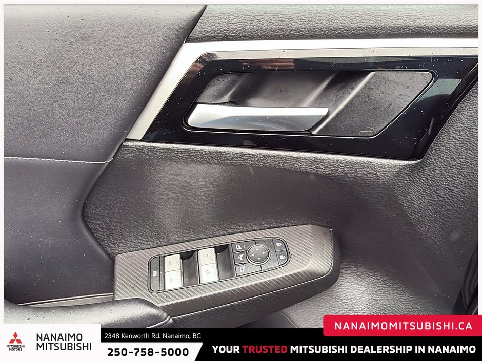 2023 Mitsubishi Outlander LE-11