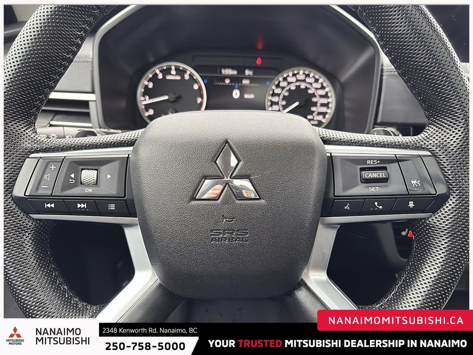 2023 Mitsubishi Outlander LE-13