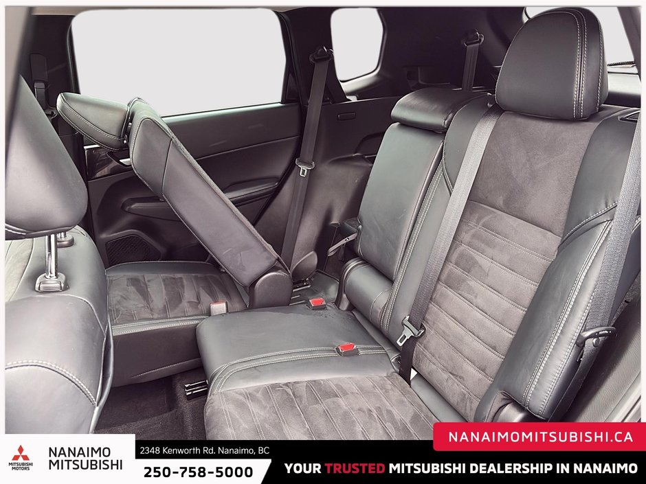 2023 Mitsubishi Outlander LE-9