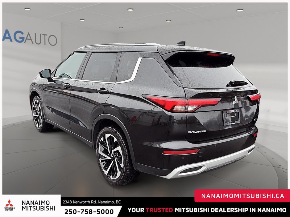 2023 Mitsubishi Outlander LE-4