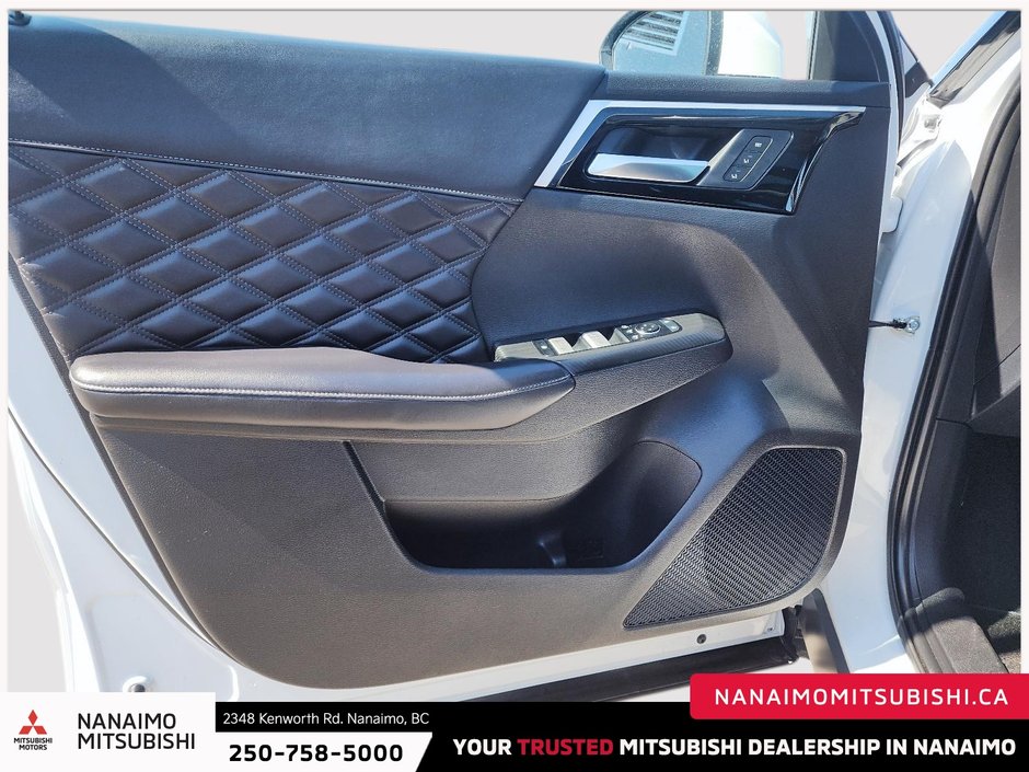 2023 Mitsubishi Outlander SEL-8