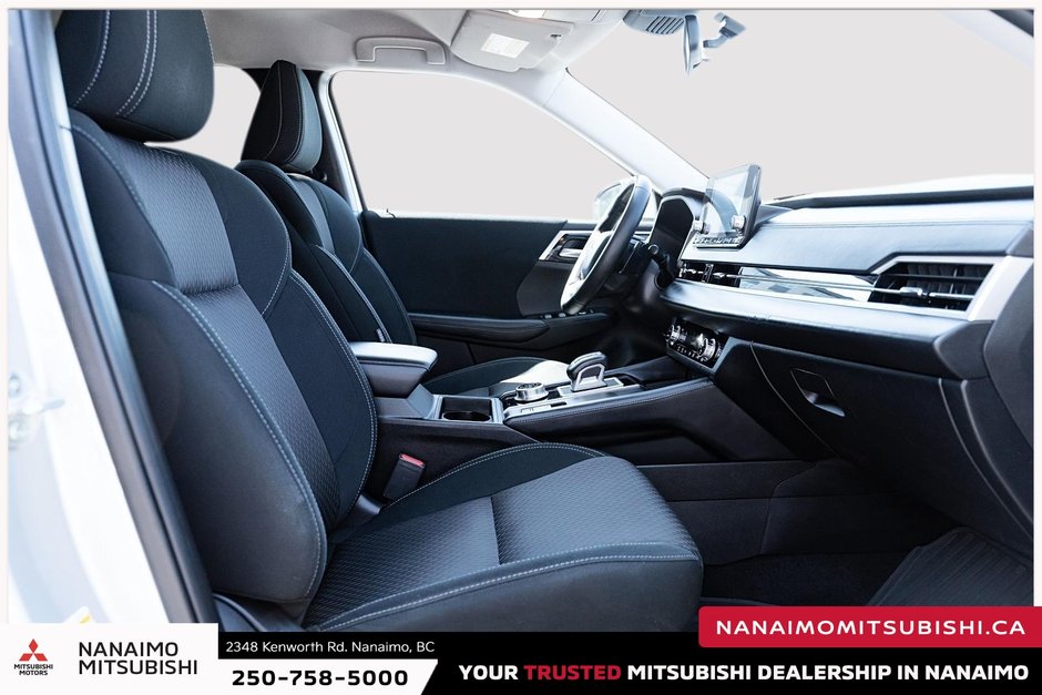 2024 Mitsubishi Outlander ES-17
