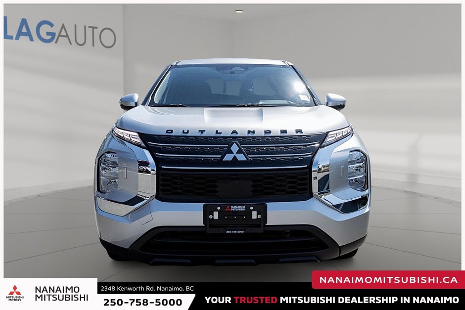 2024 Mitsubishi Outlander ES-8