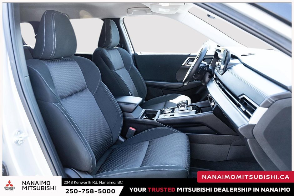 2024 Mitsubishi Outlander ES-18