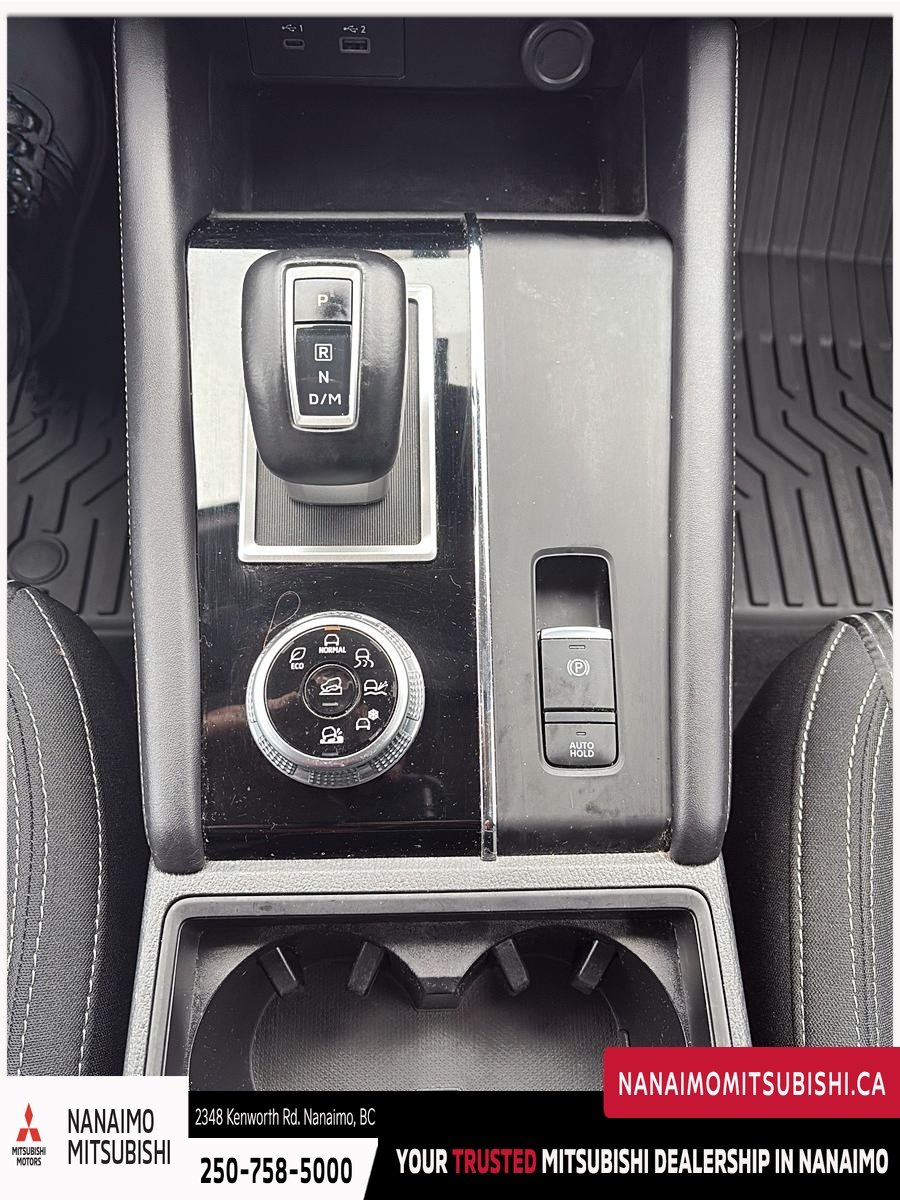 2024 Mitsubishi Outlander ES-17