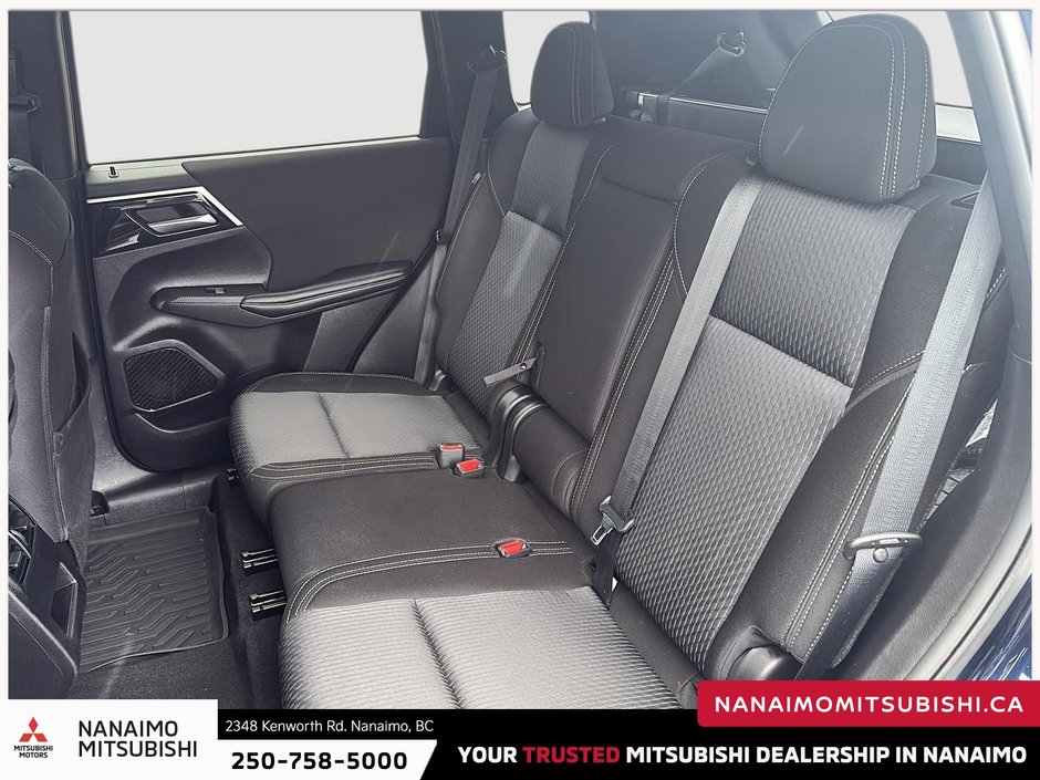 2024 Mitsubishi Outlander ES-9