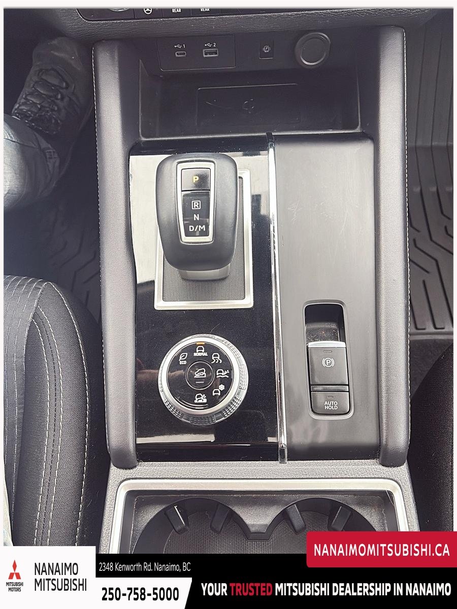 2024 Mitsubishi Outlander SE-17