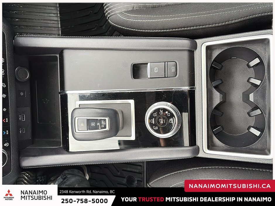 2024 Mitsubishi Outlander SE-17