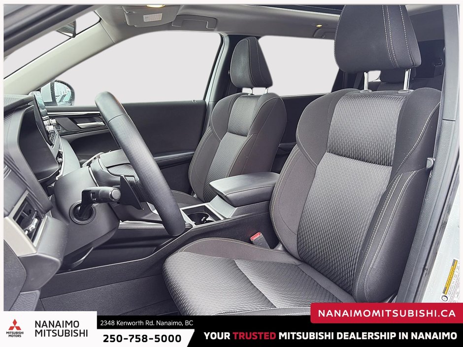 2024 Mitsubishi Outlander SE-8