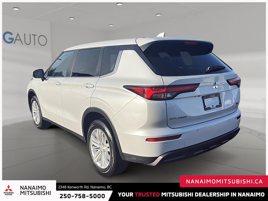 2024 Mitsubishi Outlander ES-4