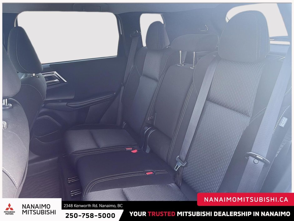 2024 Mitsubishi Outlander ES-9