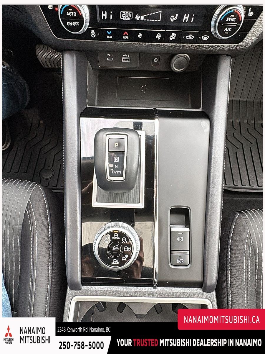 2024 Mitsubishi Outlander SE-17