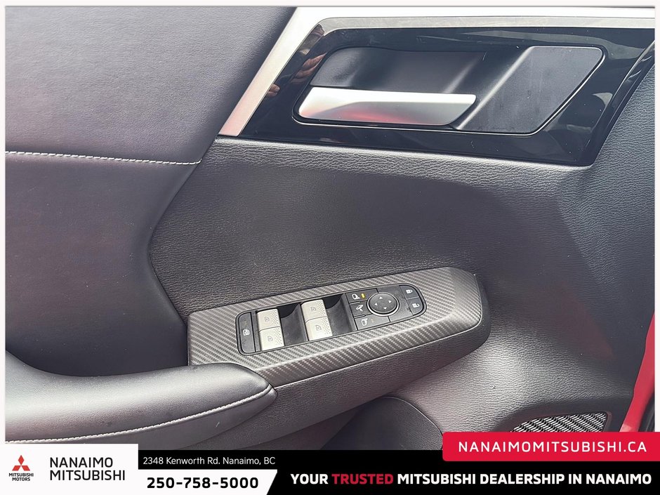 2024 Mitsubishi Outlander LE-11