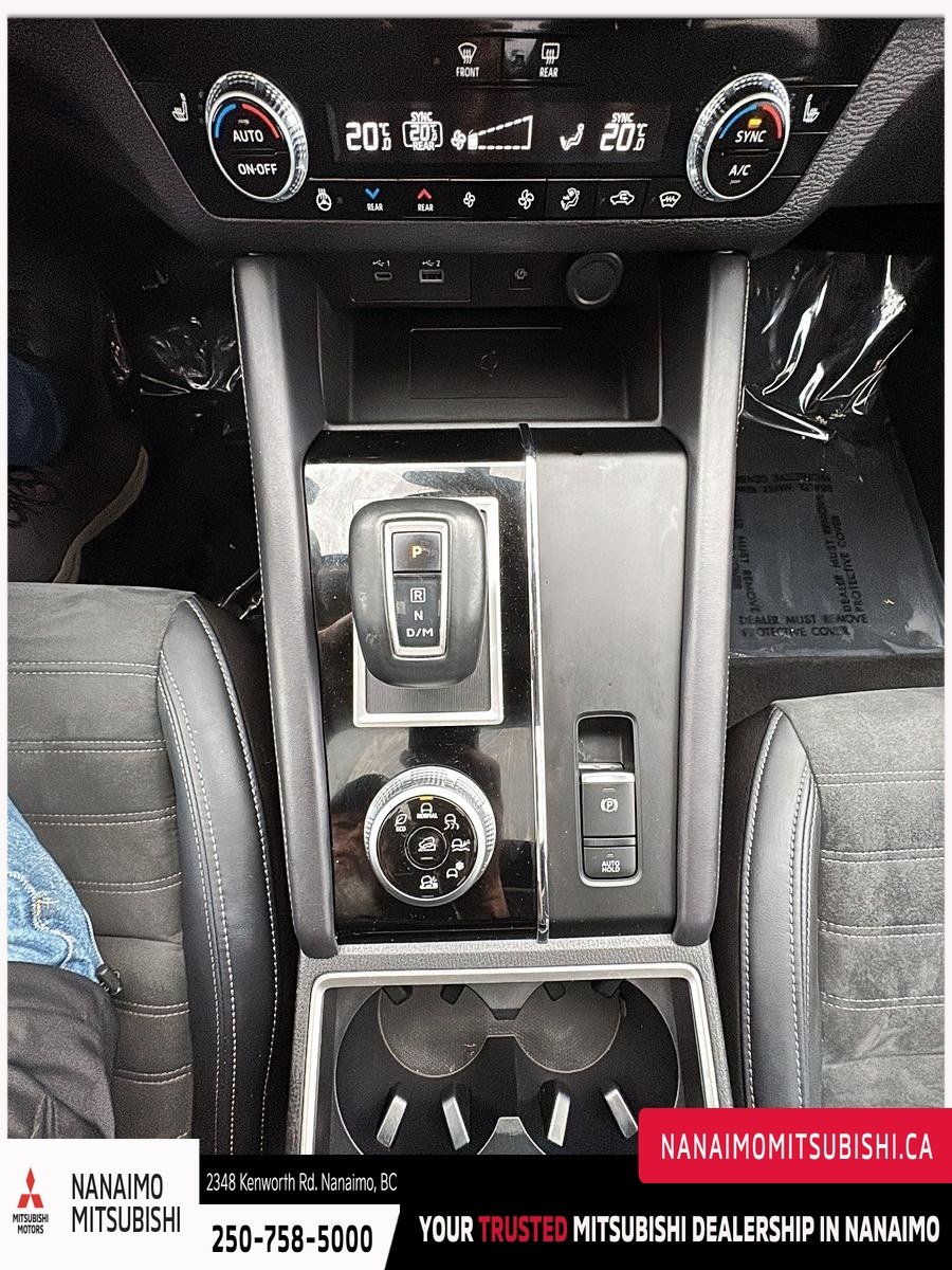 2024 Mitsubishi Outlander LE-17