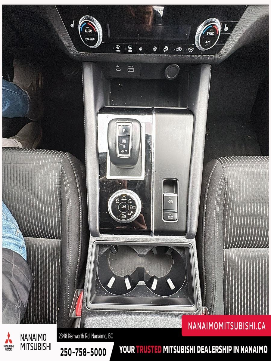 2024 Mitsubishi Outlander ES-17