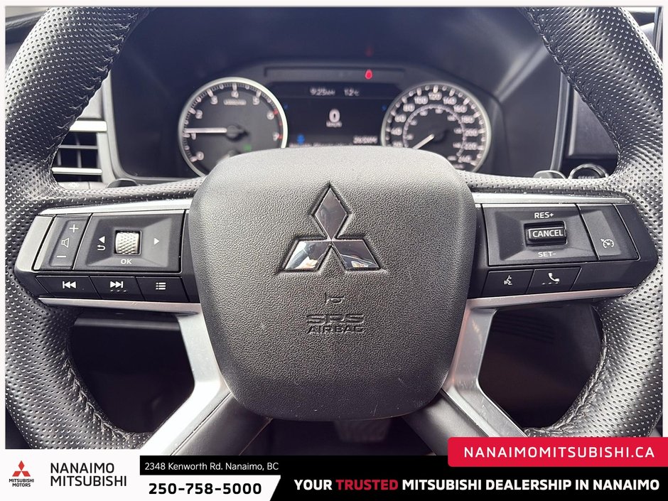 2024 Mitsubishi Outlander ES-13