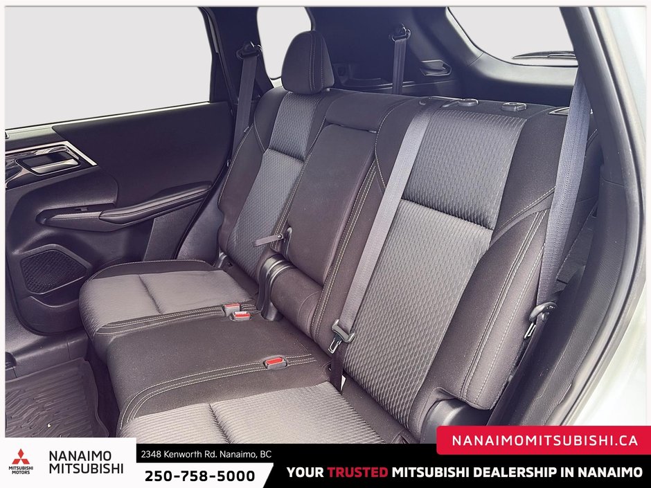2024 Mitsubishi Outlander ES-9