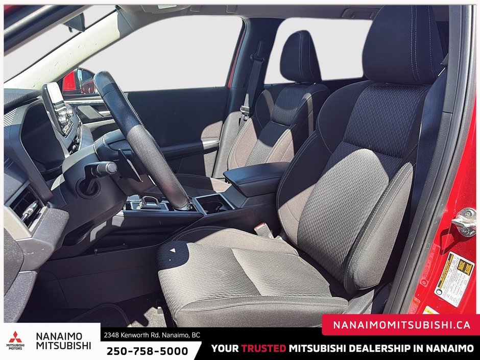 2024 Mitsubishi Outlander SE-8