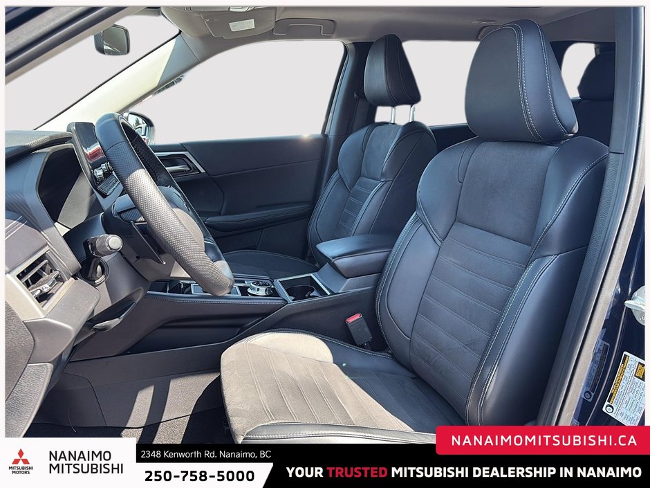 2024 Mitsubishi Outlander LE-8