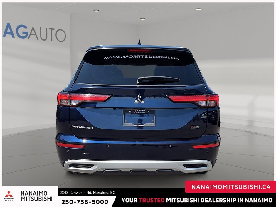 2024 Mitsubishi Outlander LE-3