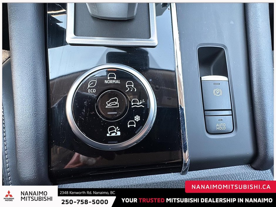 2024 Mitsubishi Outlander LE-16