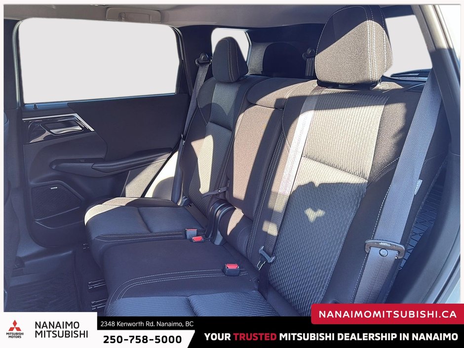 2025 Mitsubishi Outlander SE-9