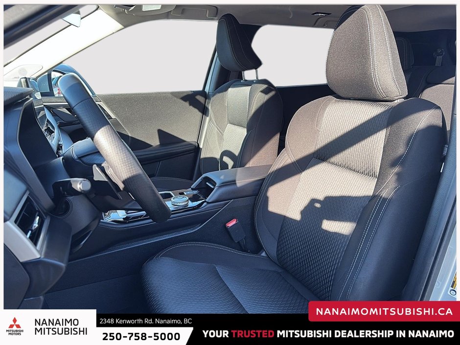 2025 Mitsubishi Outlander SE-8