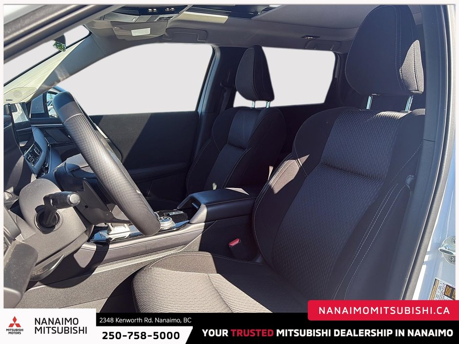 2025 Mitsubishi Outlander SE-8