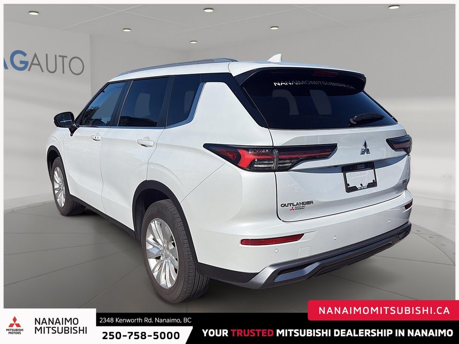 2025 Mitsubishi Outlander SE-4