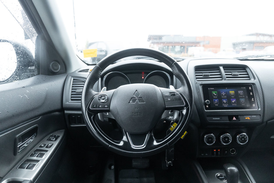 2018 Mitsubishi RVR SE LTD-9