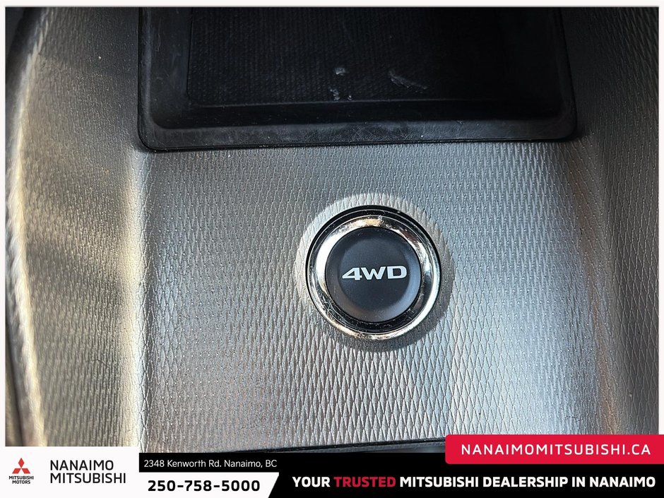 2022 Mitsubishi RVR ES-18