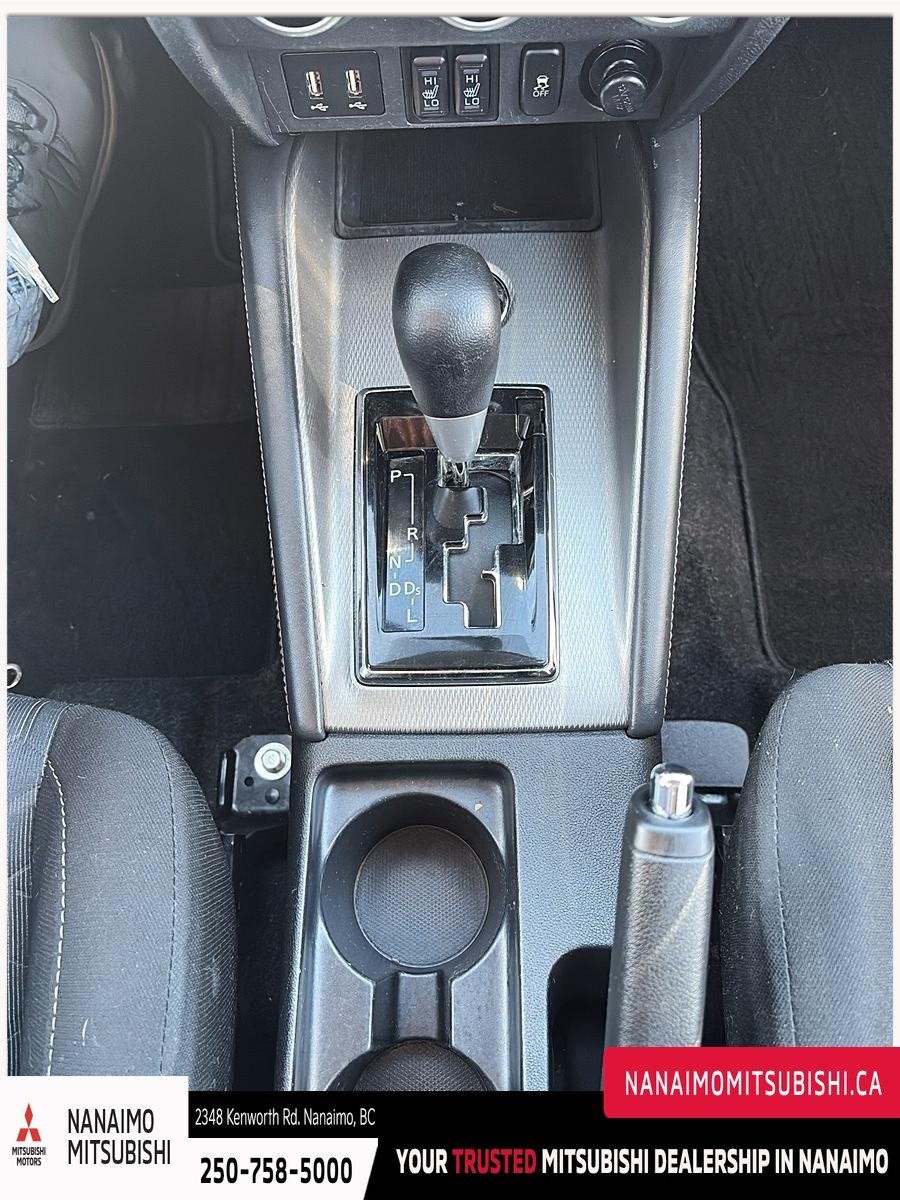 2022 Mitsubishi RVR ES-17