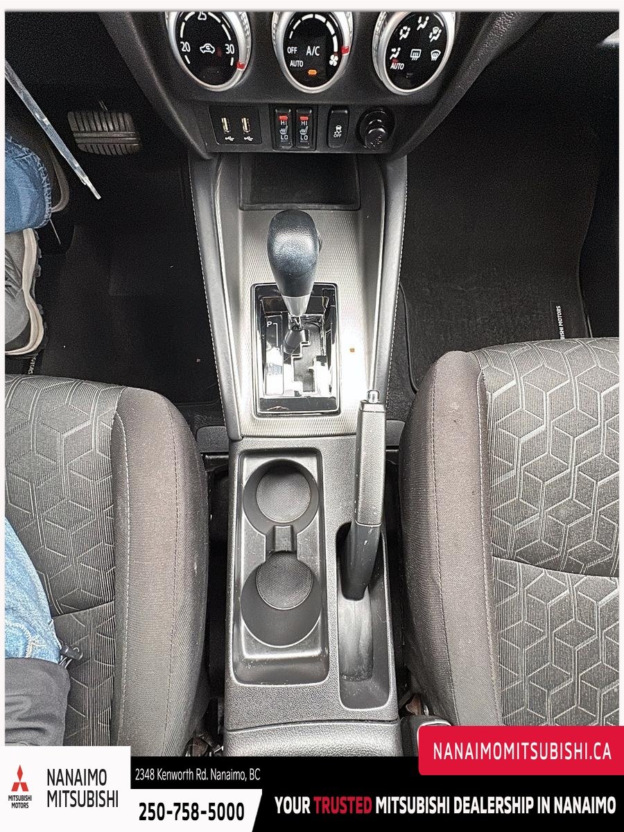 2022 Mitsubishi RVR ES-17