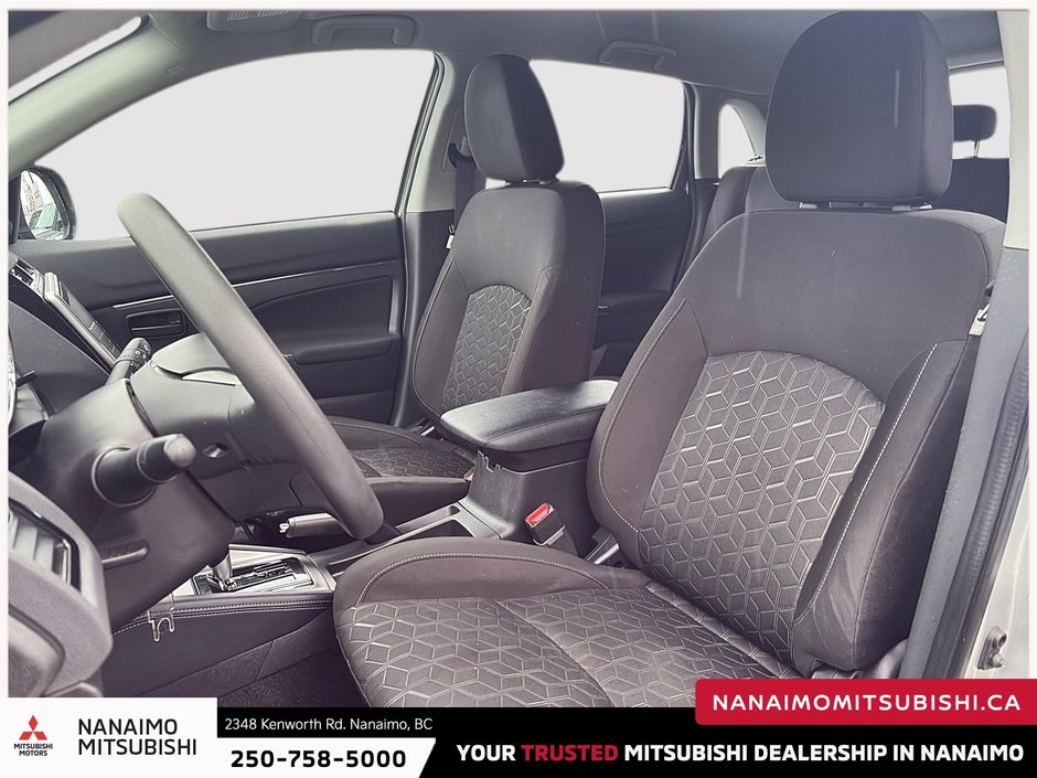 2023 Mitsubishi RVR ES-8