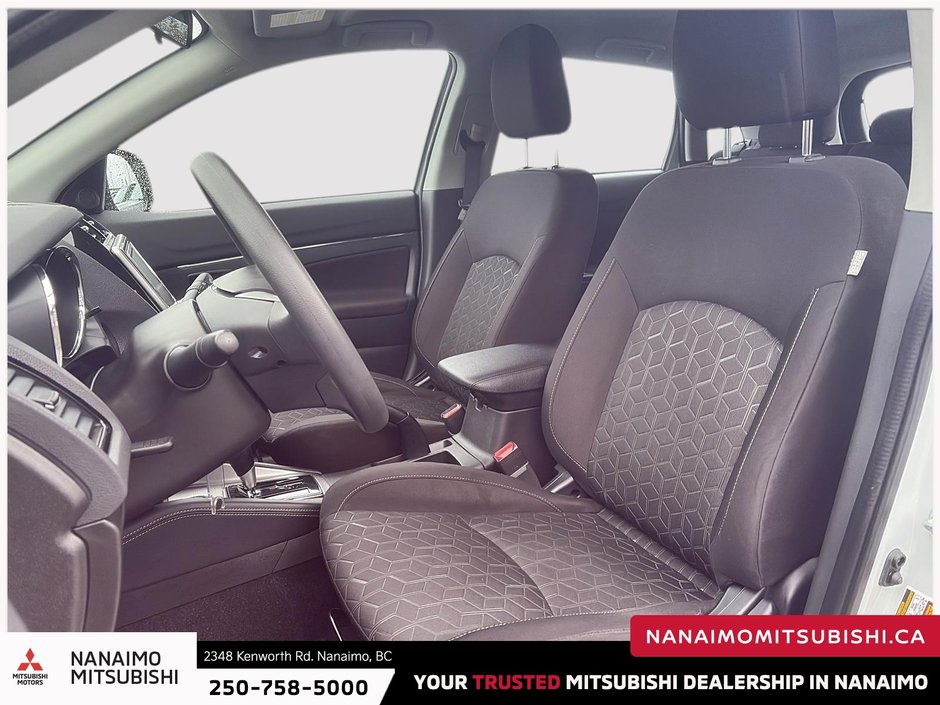 2023 Mitsubishi RVR ES-8