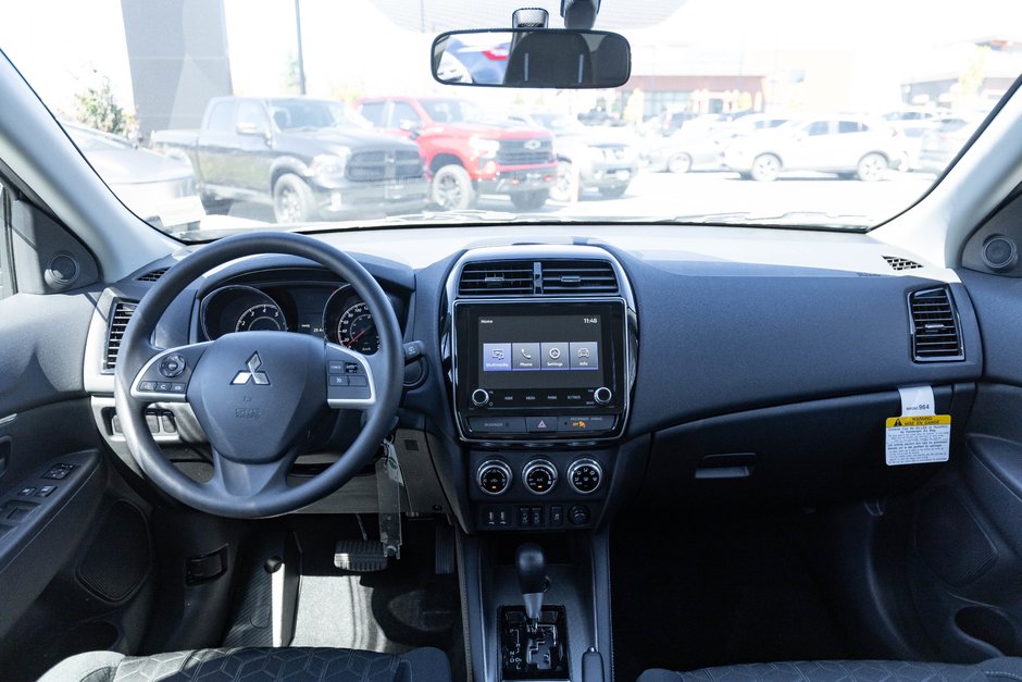 2025 Mitsubishi RVR ES-12