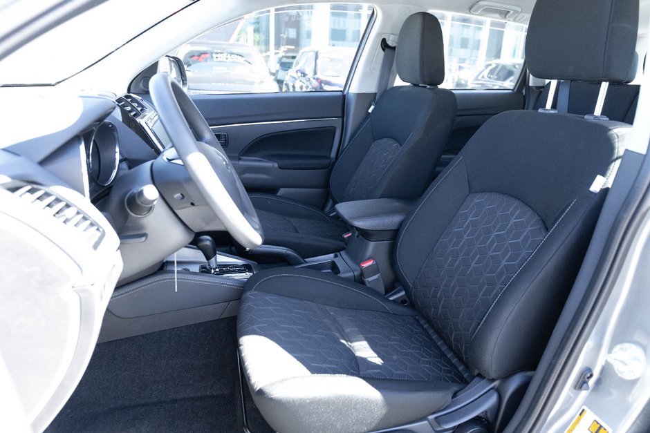 2025 Mitsubishi RVR ES-21