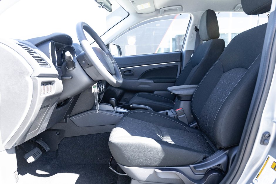 2025 Mitsubishi RVR ES-20