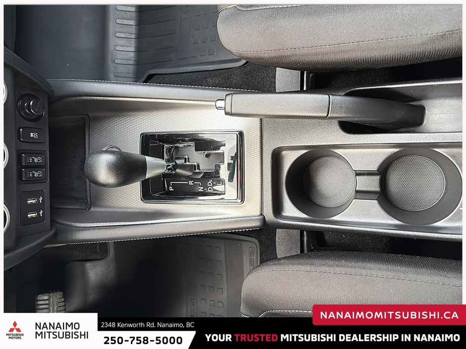 2025 Mitsubishi RVR ES-17